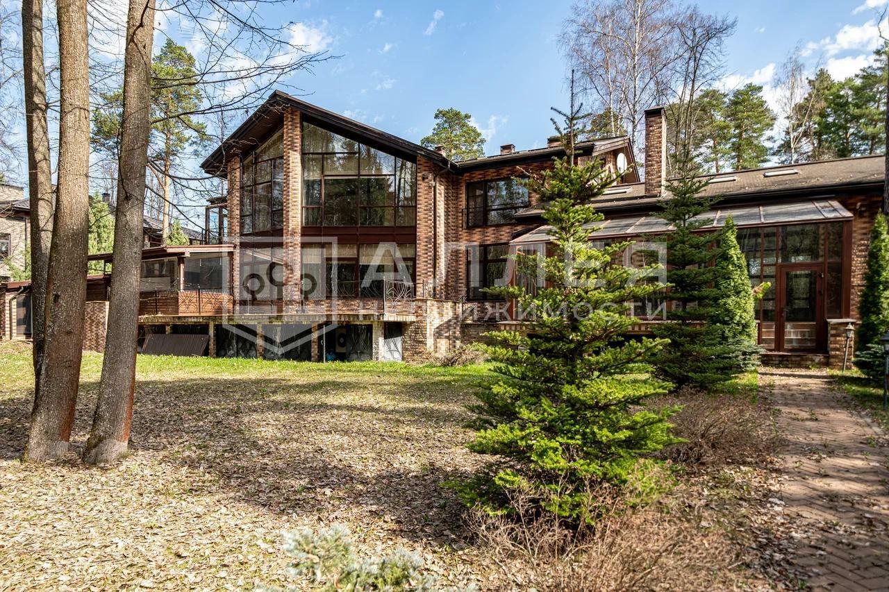 2-этажный коттедж 650 м² с отделкой