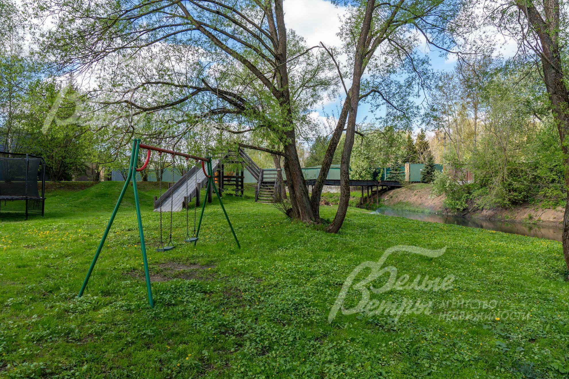 2-этажный коттедж 200 м² с отделкой