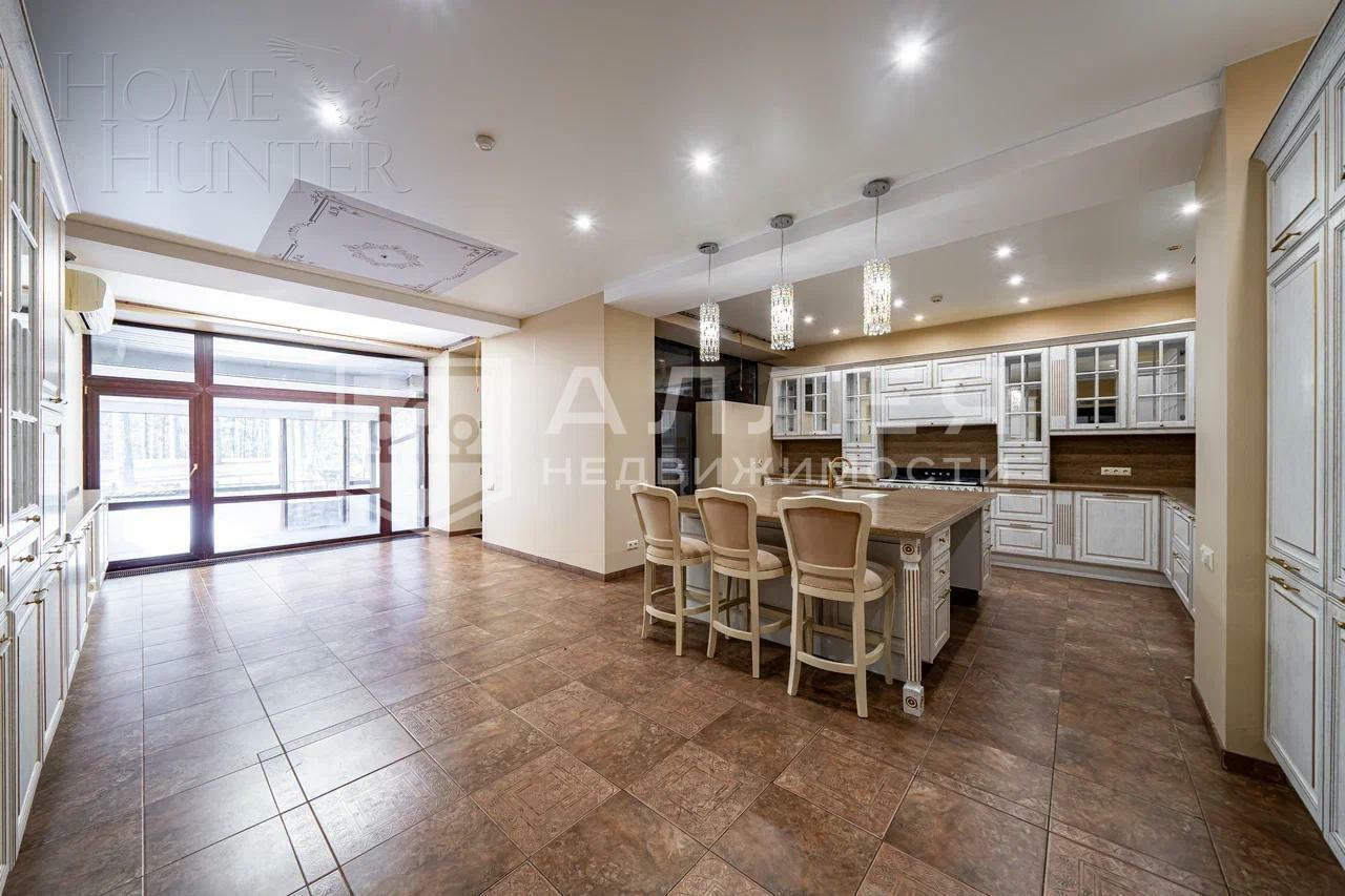 2-этажный коттедж 650 м² с отделкой