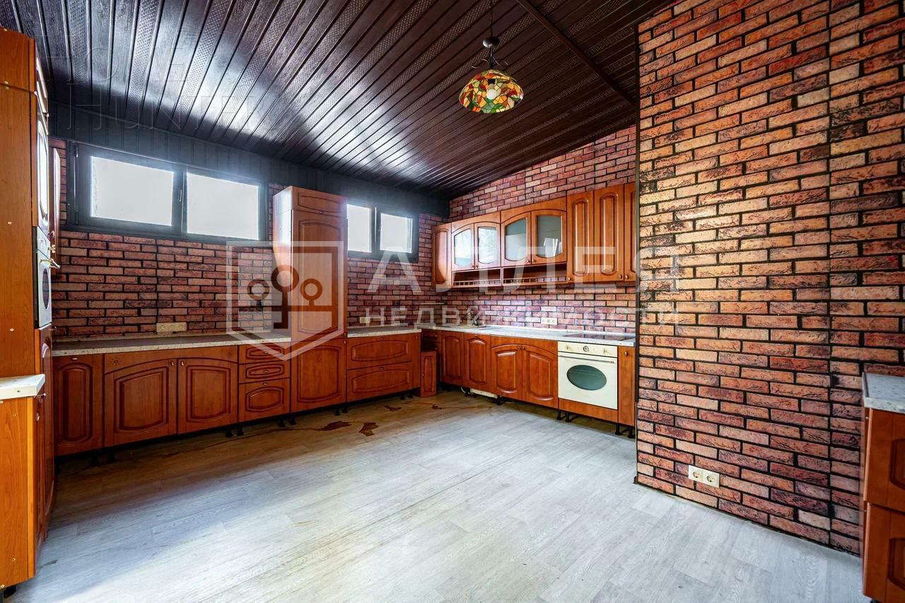 2-этажный коттедж 650 м² с отделкой