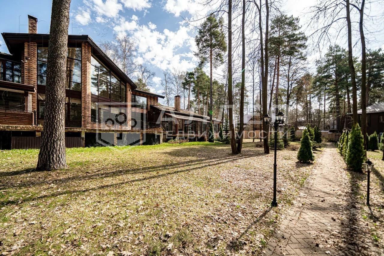 2-этажный коттедж 650 м² с отделкой