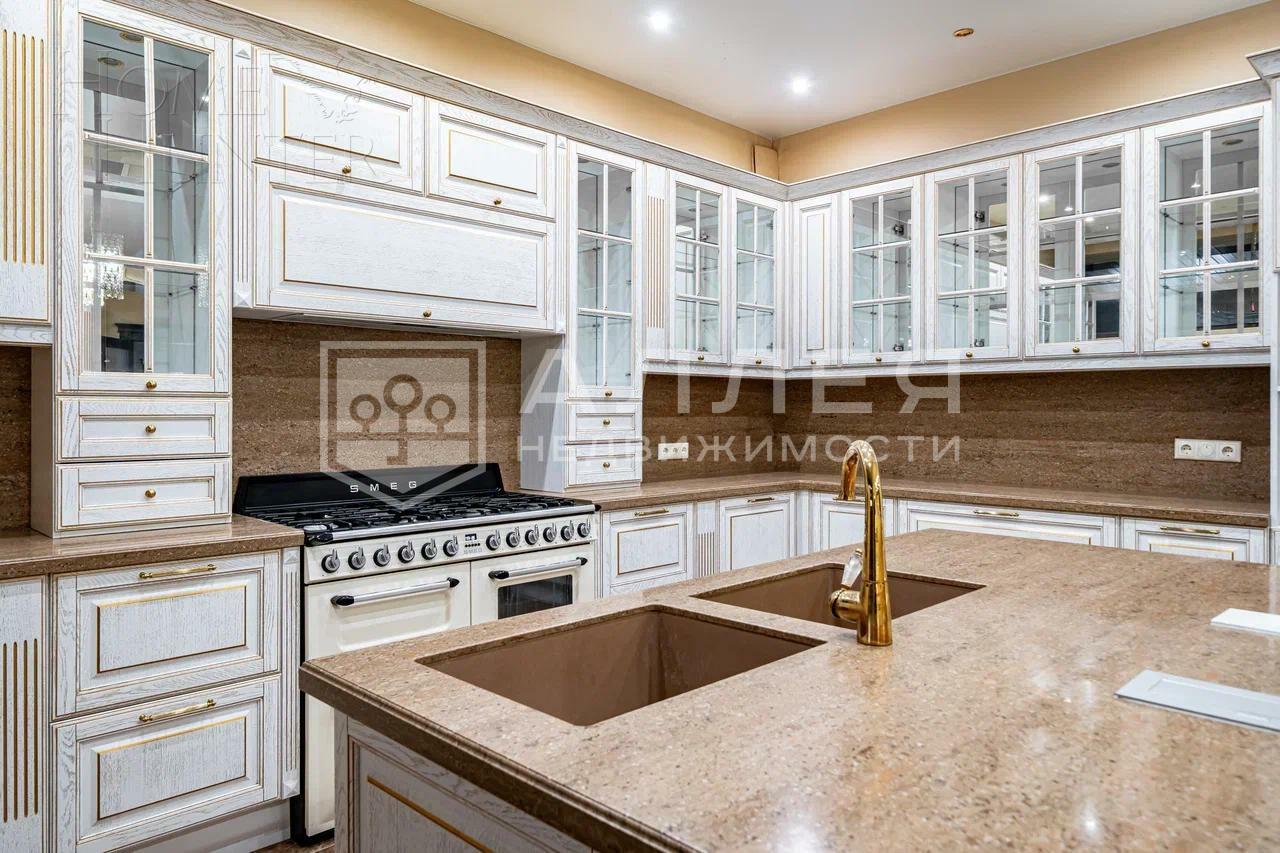 2-этажный коттедж 650 м² с отделкой