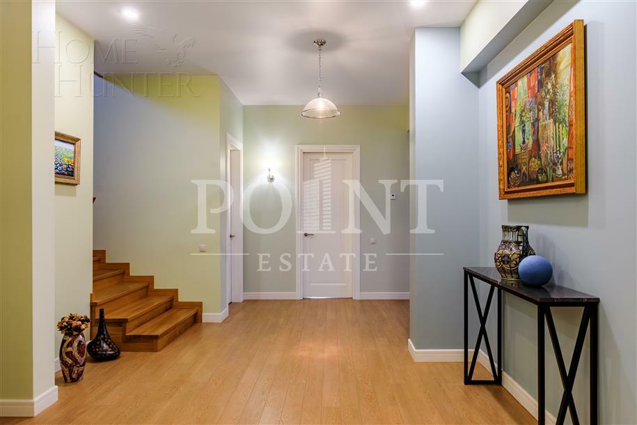 3-этажный таунхаус 480 м² с отделкой