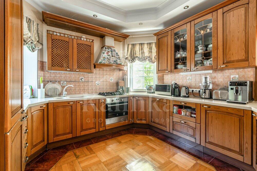 3-этажный коттедж 580 м² с отделкой