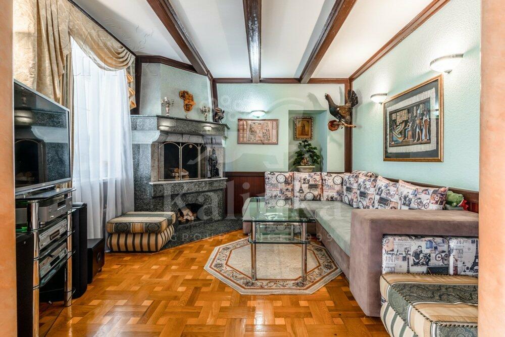 3-этажный коттедж 580 м² с отделкой
