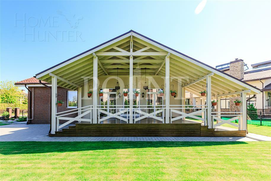 3-этажный таунхаус 480 м² с отделкой