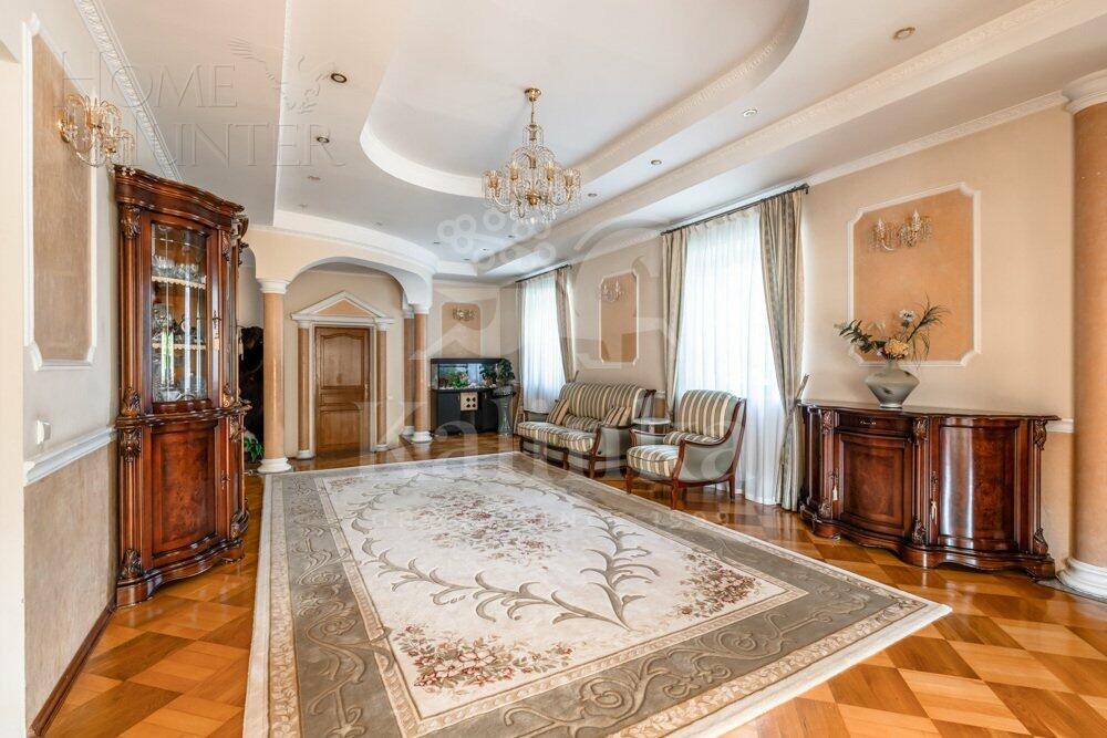 3-этажный коттедж 580 м² с отделкой