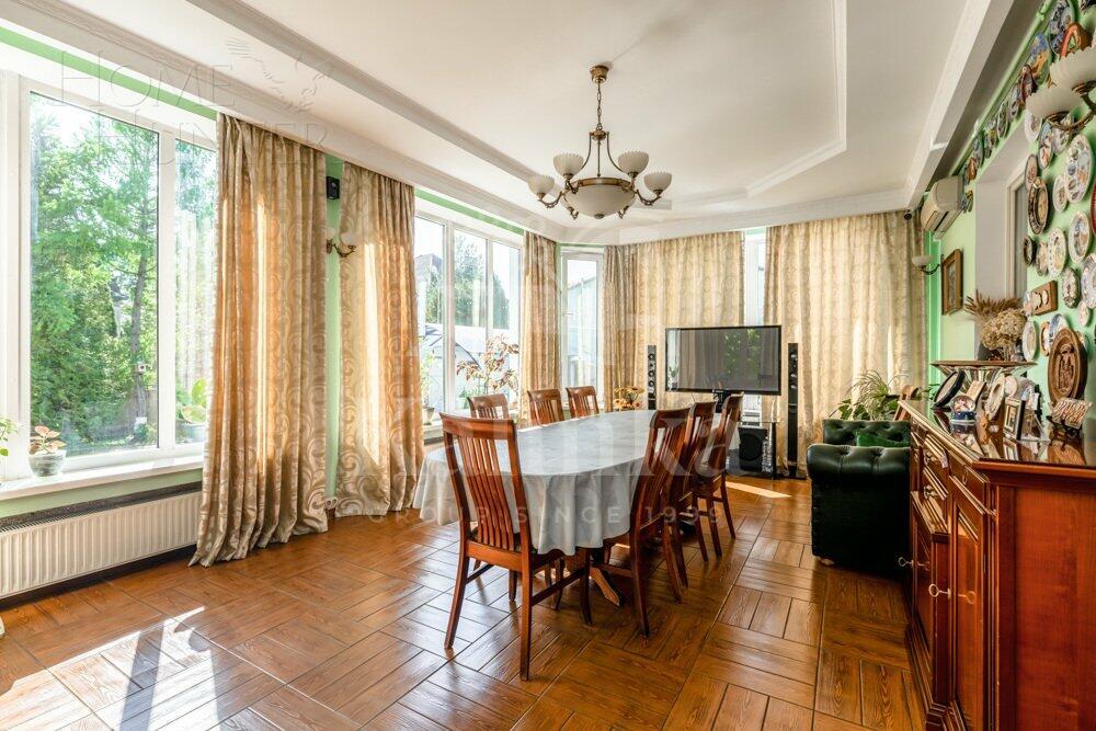 3-этажный коттедж 580 м² с отделкой