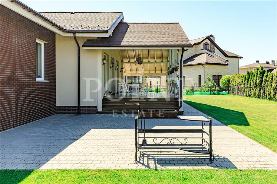 3-этажный таунхаус 480 м² с отделкой