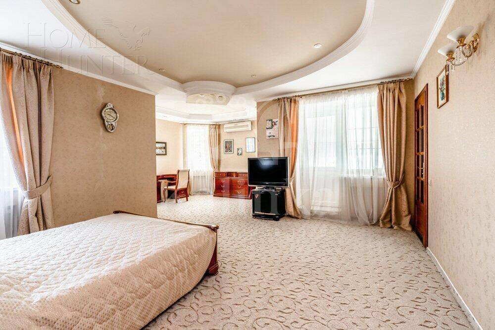 3-этажный коттедж 580 м² с отделкой