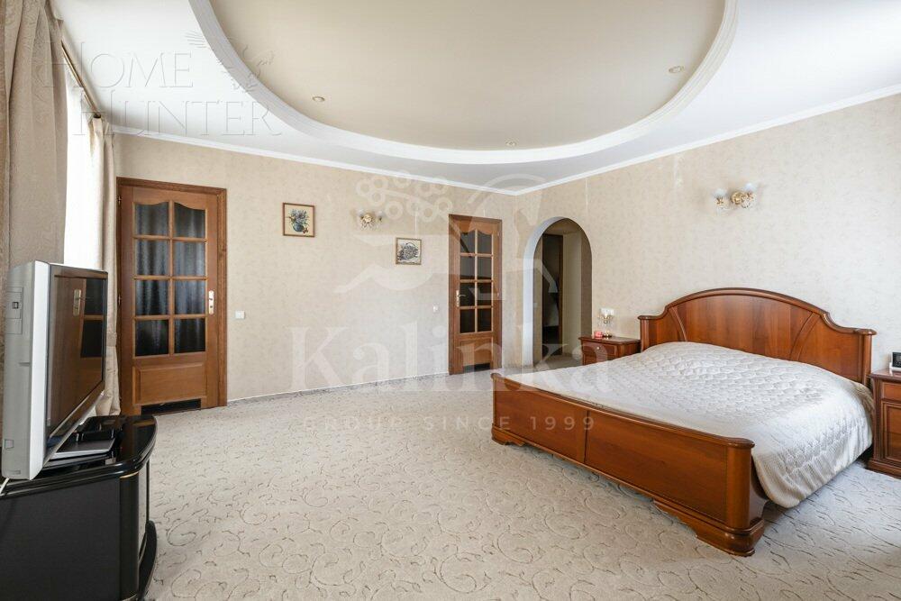 3-этажный коттедж 580 м² с отделкой