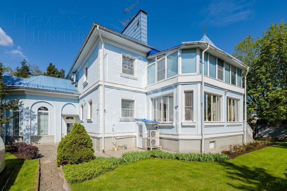 3-этажный коттедж 580 м² с отделкой