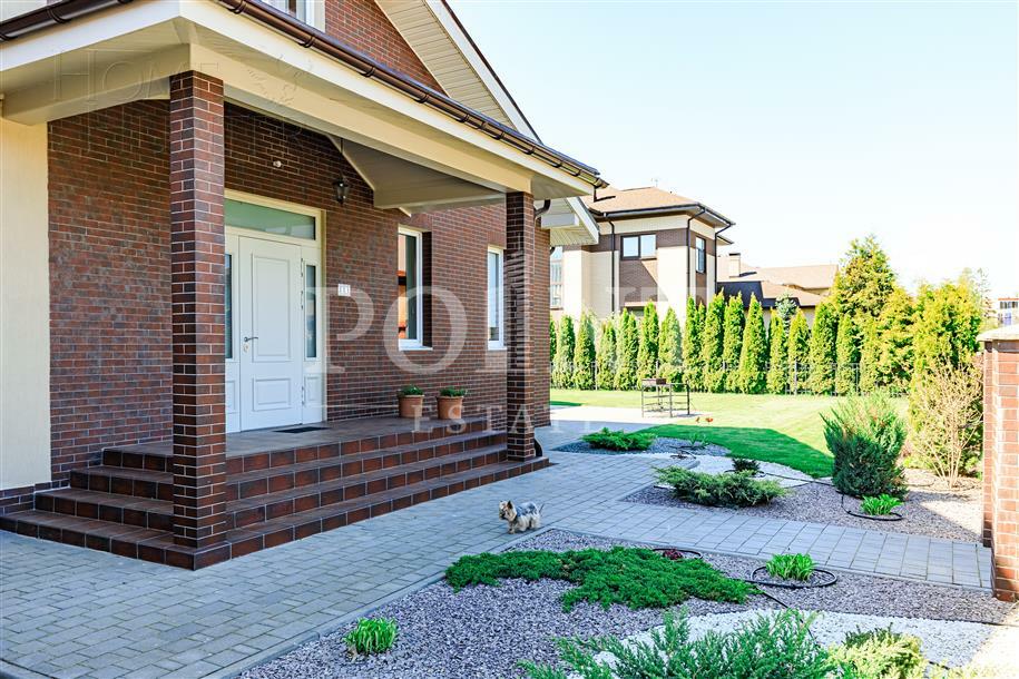 3-этажный таунхаус 480 м² с отделкой