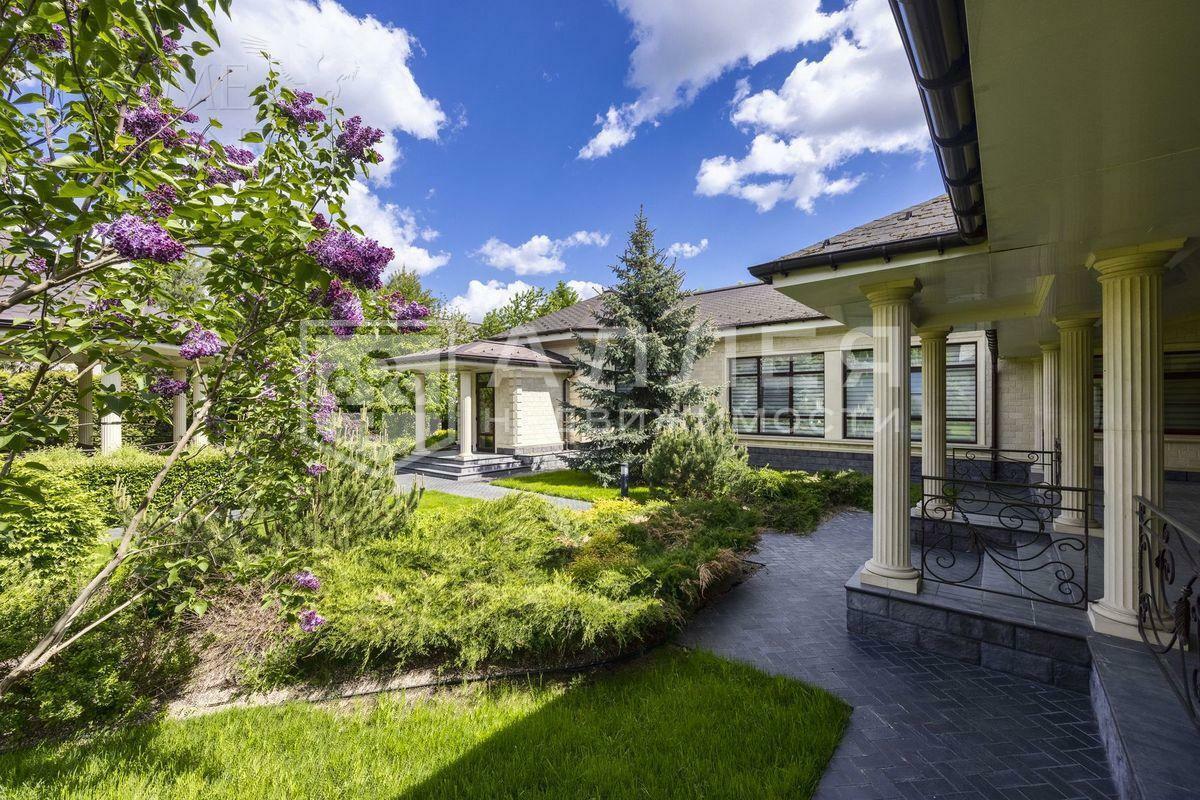 2-этажный коттедж 990 м² с отделкой