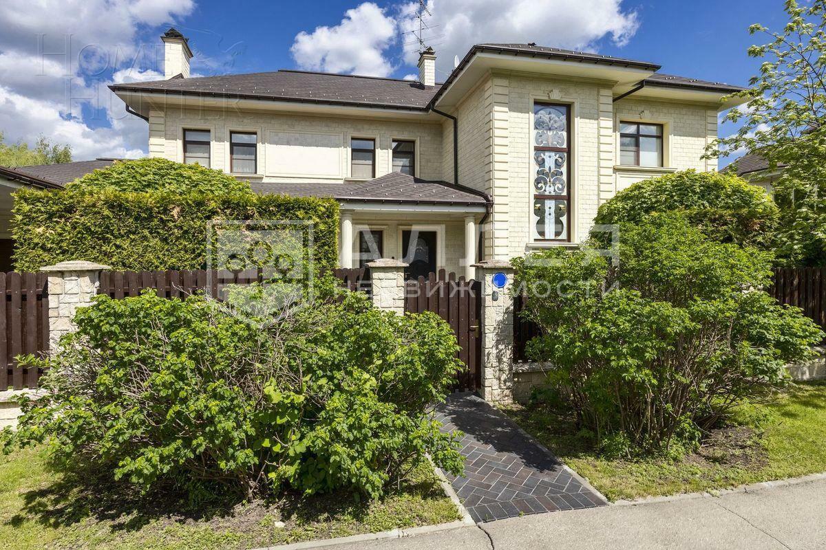 2-этажный коттедж 990 м² с отделкой