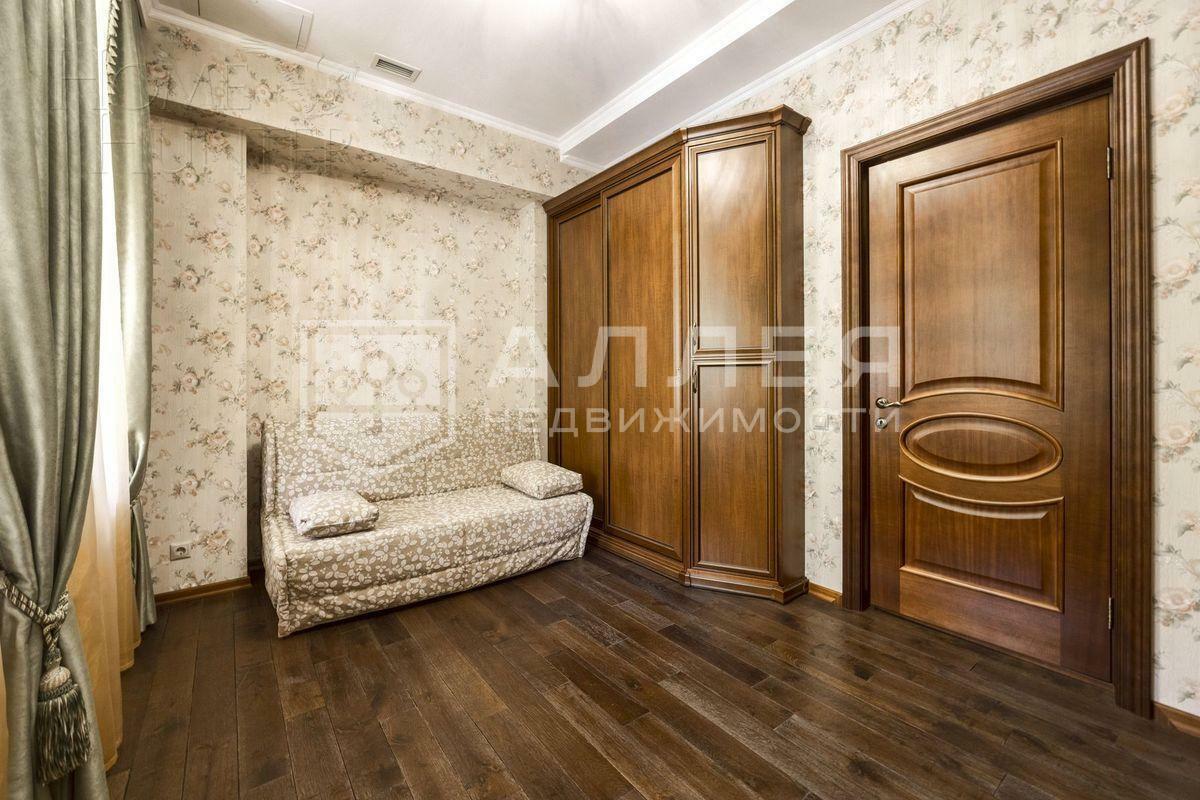 2-этажный коттедж 990 м² с отделкой