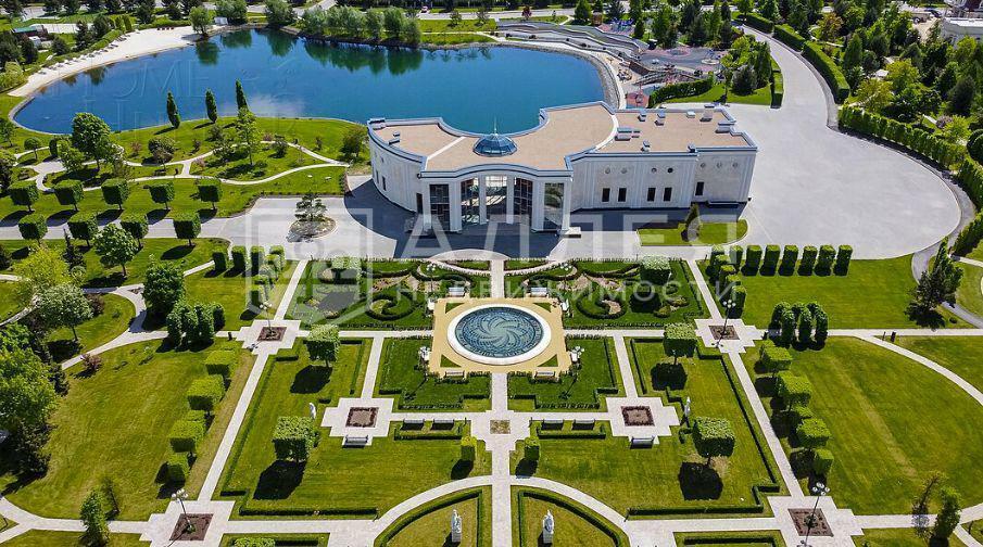 2-этажный коттедж 240 м² с отделкой