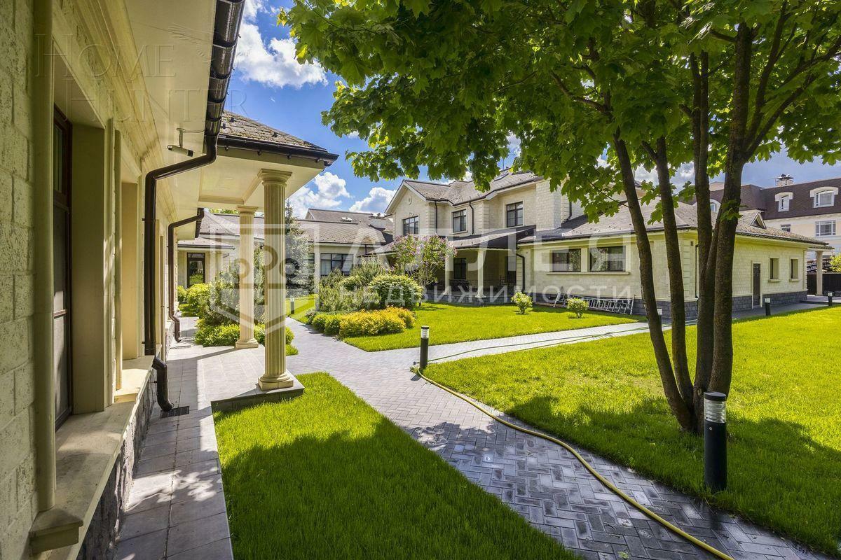 2-этажный коттедж 990 м² с отделкой