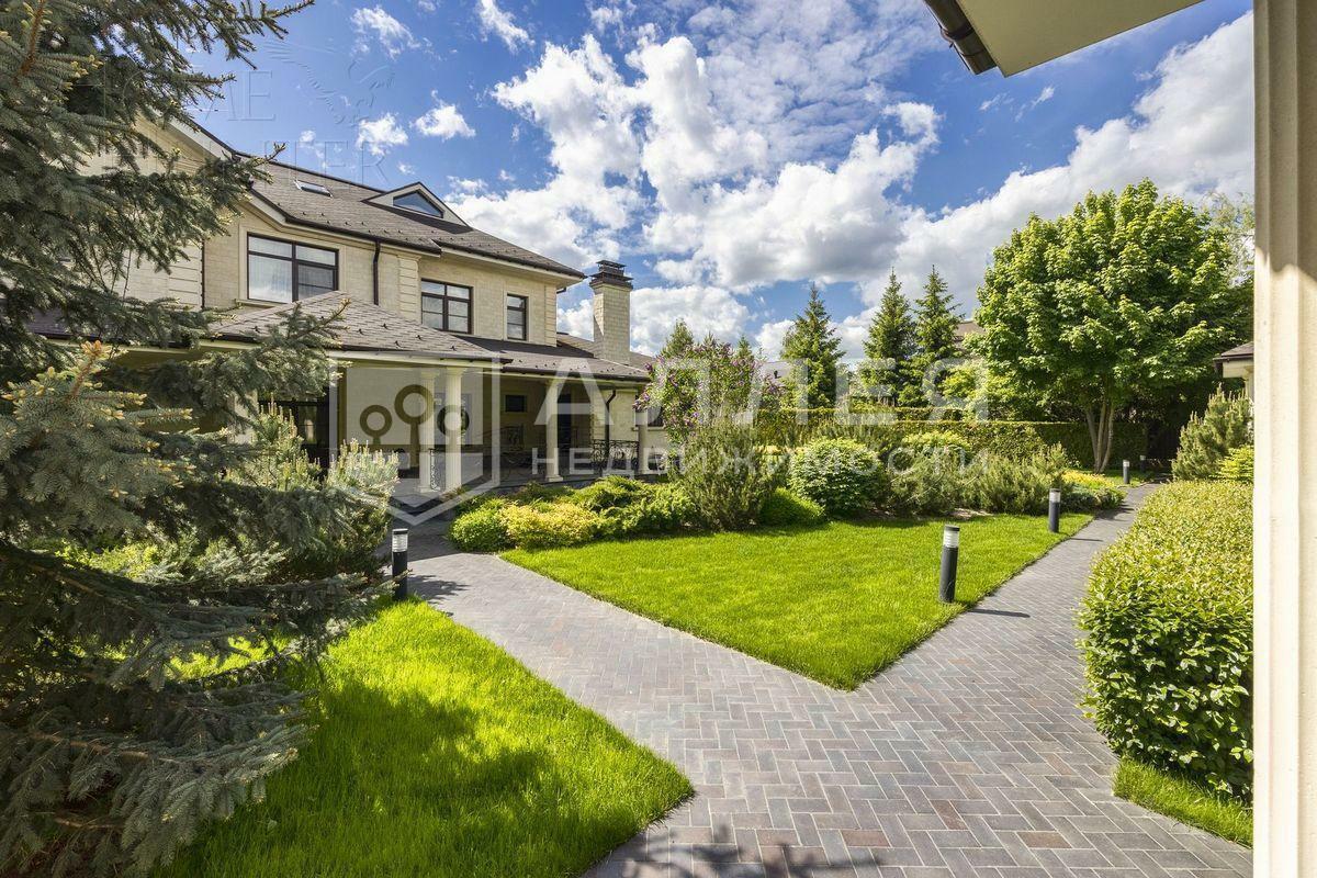 2-этажный коттедж 990 м² с отделкой