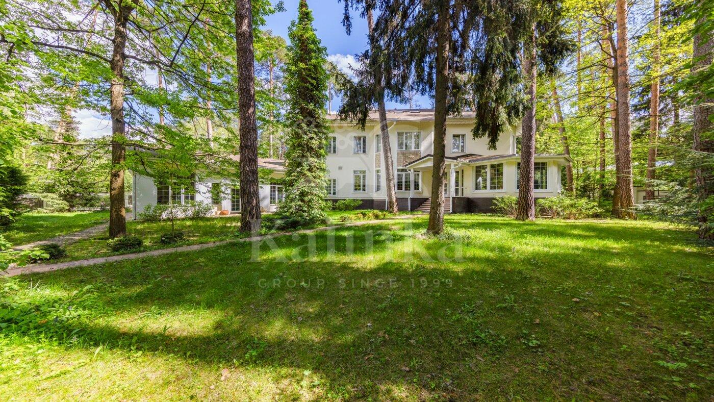 2-этажный коттедж 735.4 м² с отделкой