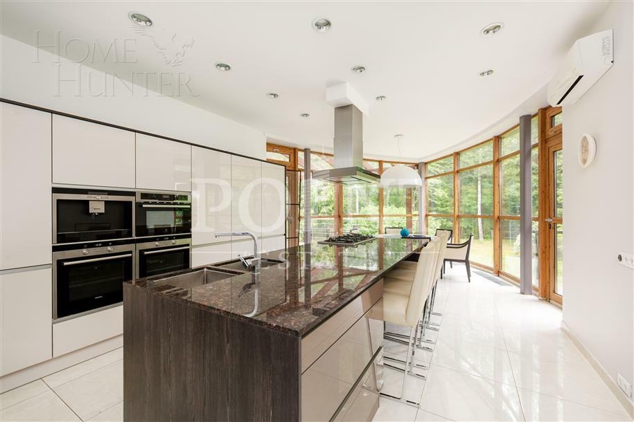 2-этажный коттедж 650 м² с отделкой