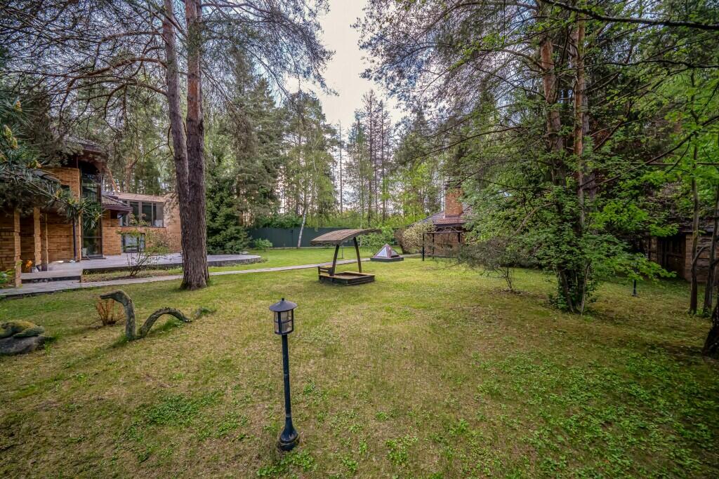 2-этажный коттедж 1 400 м² с отделкой