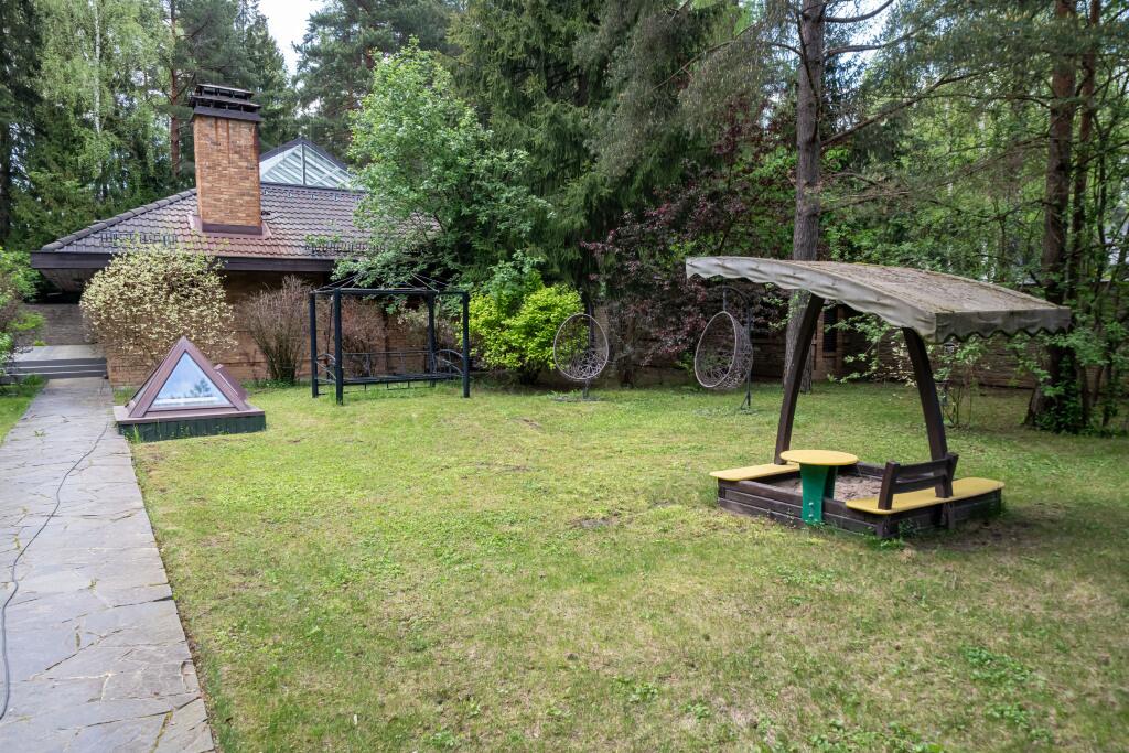2-этажный коттедж 1 400 м² с отделкой
