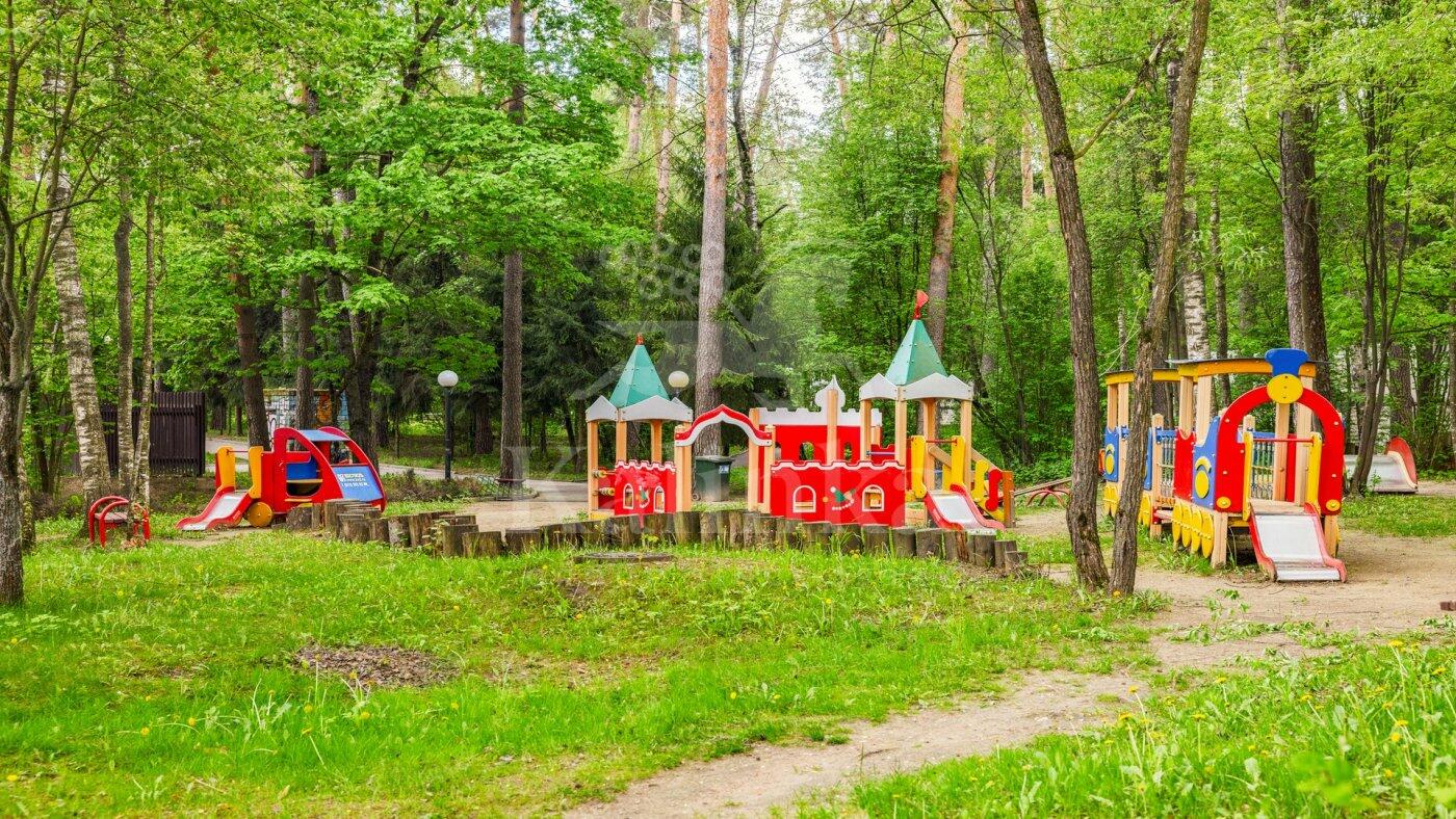 2-этажный коттедж 735.4 м² с отделкой