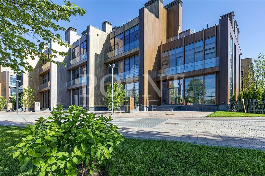 3-этажный таунхаус 238 м² с отделкой