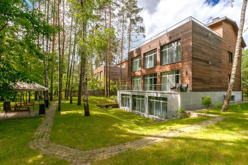 2-этажный коттедж 640 м² с отделкой