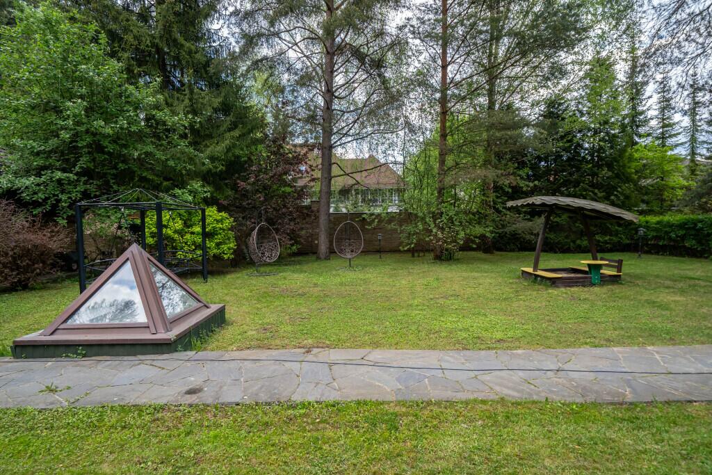 2-этажный коттедж 1 400 м² с отделкой