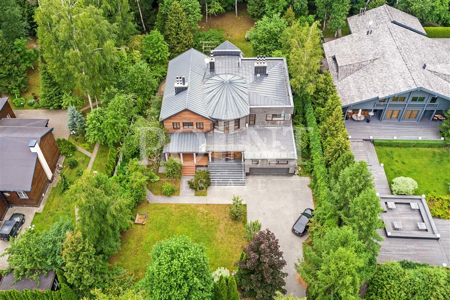 2-этажный коттедж 650 м² с отделкой