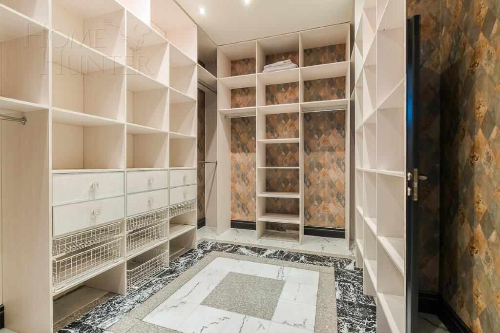 2-этажный коттедж 640 м² с отделкой