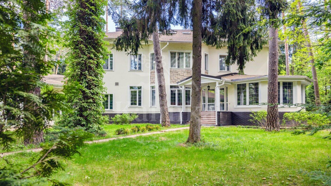 2-этажный коттедж 735.4 м² с отделкой