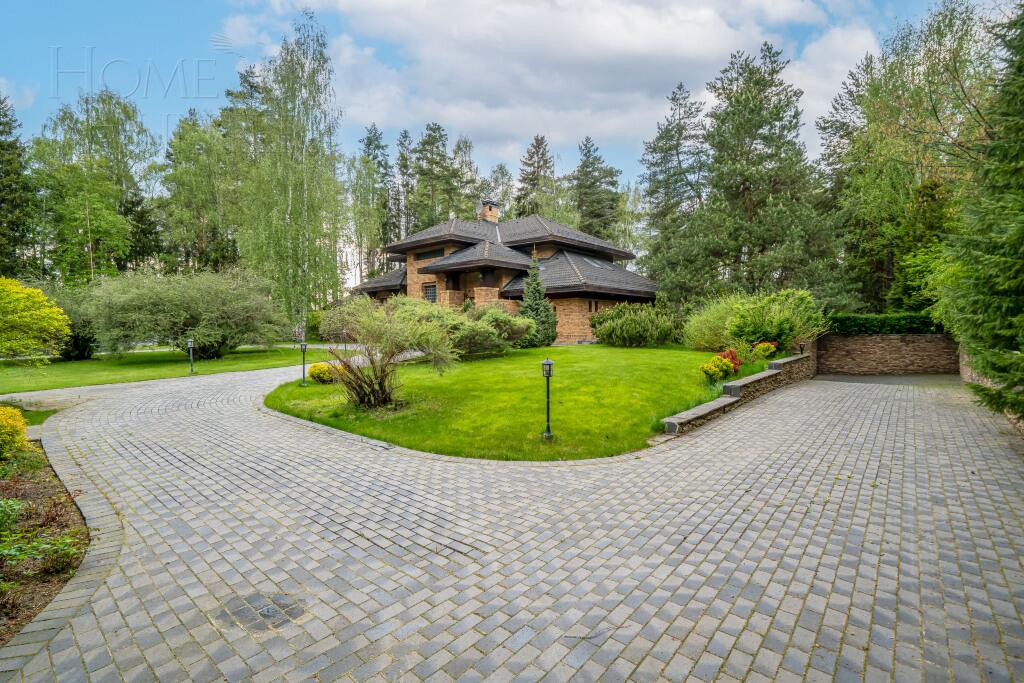 2-этажный коттедж 1 400 м² с отделкой