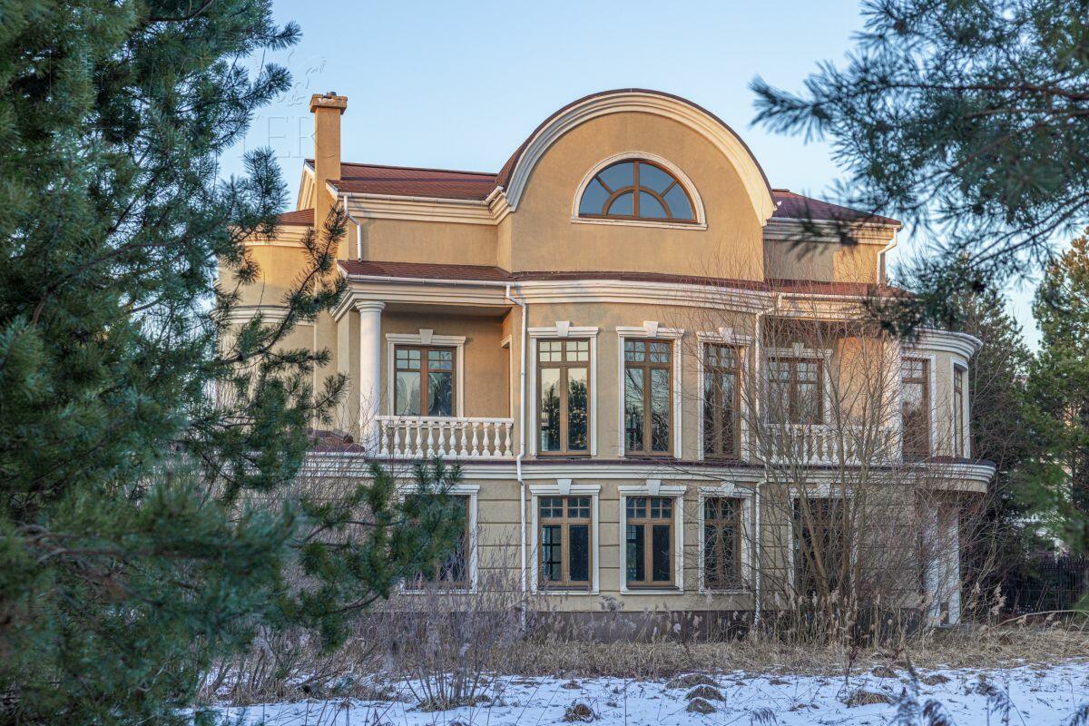 2-этажный коттедж 600 м² без отделки