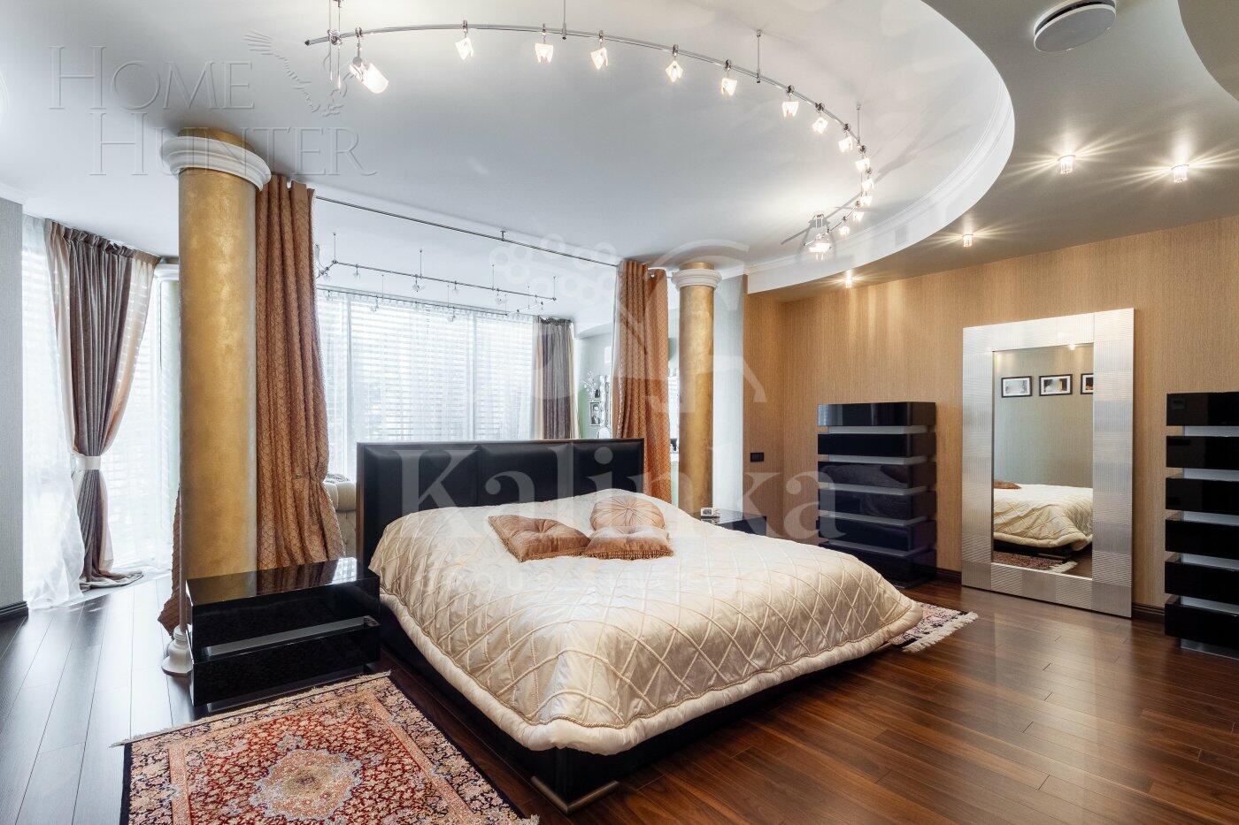 4-этажный таунхаус 500 м² с отделкой