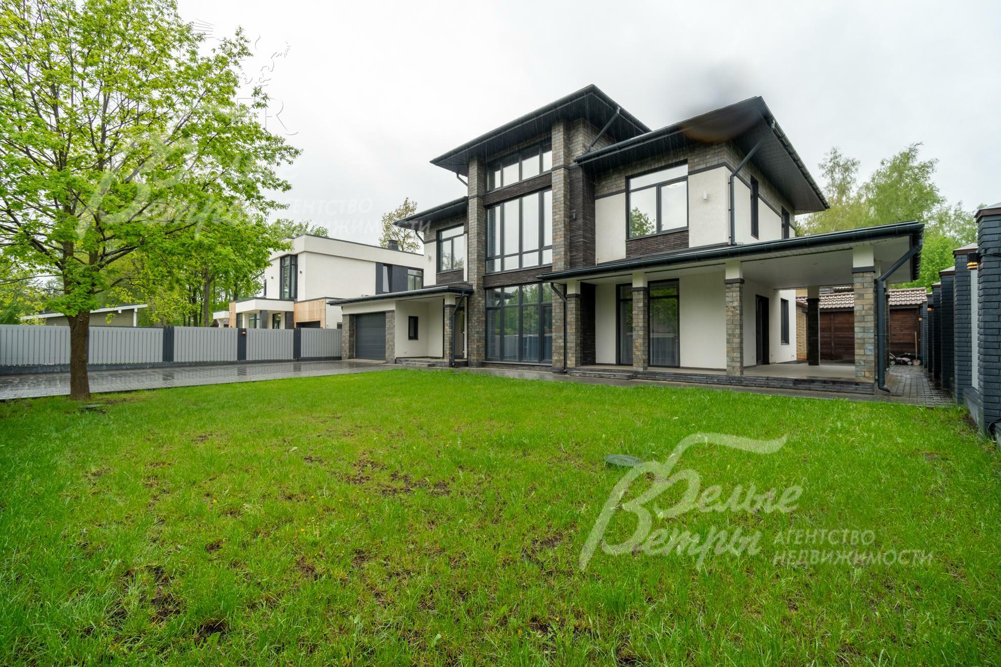 2-этажный коттедж 305 м² с отделкой