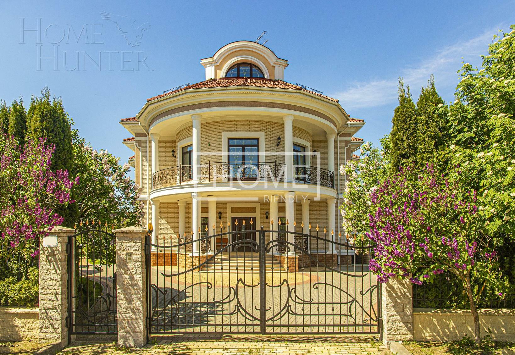 2-этажный коттедж 1 200 м² с отделкой