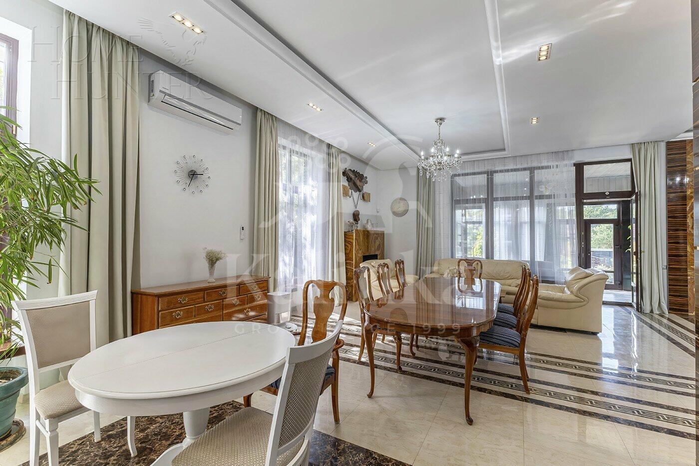 2-этажный коттедж 500 м² с отделкой