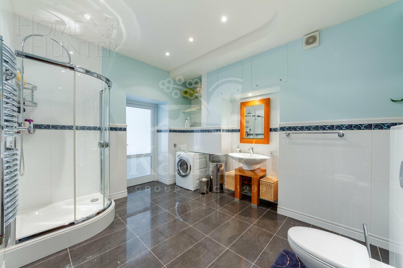 4-этажный таунхаус 500 м² с отделкой