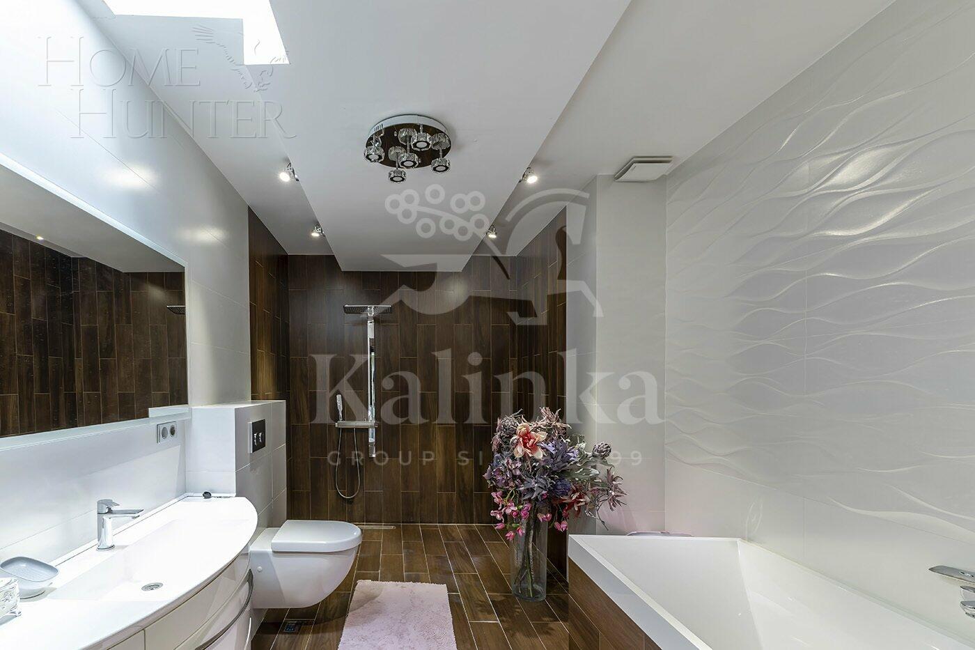 2-этажный коттедж 500 м² с отделкой