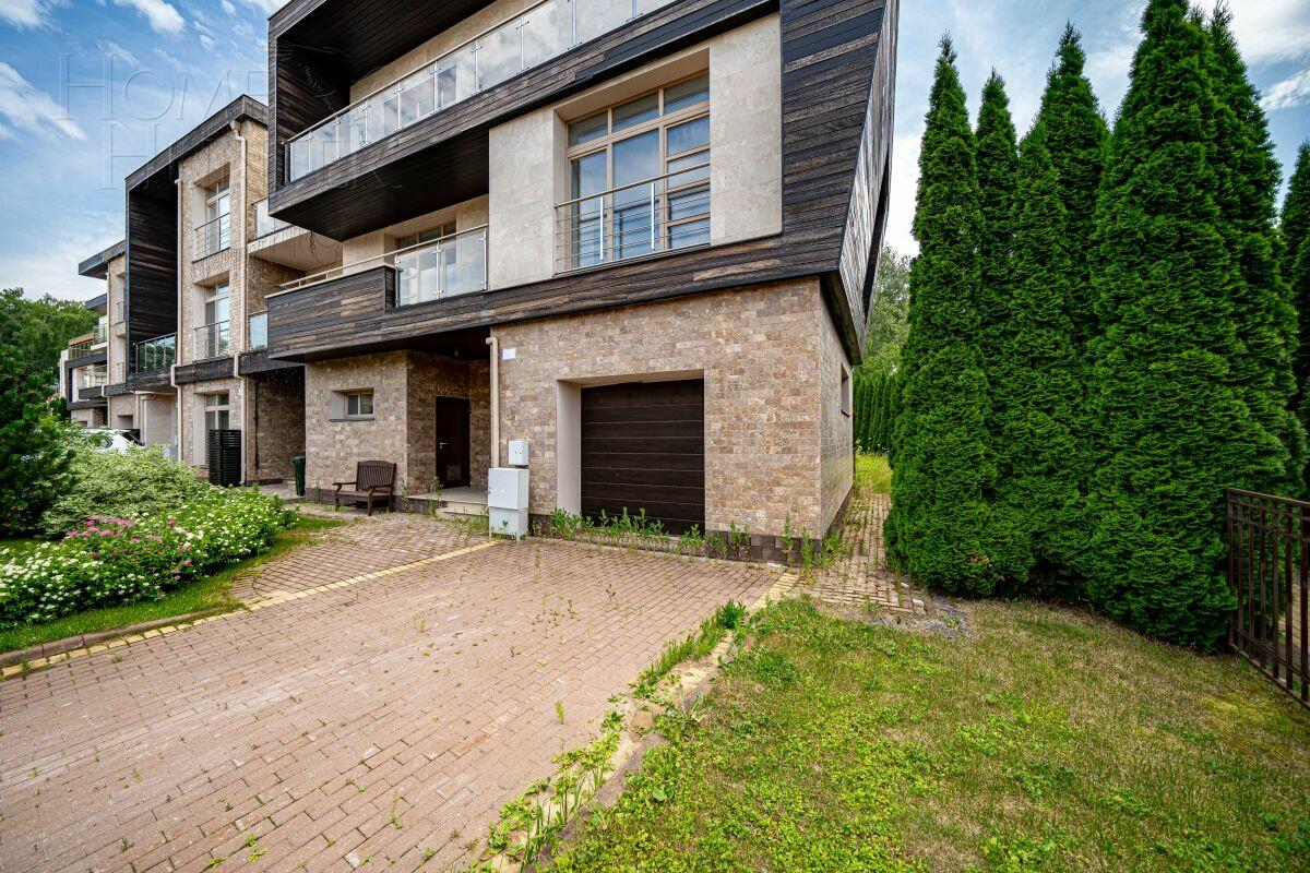 3-этажный таунхаус 323 м² без отделки