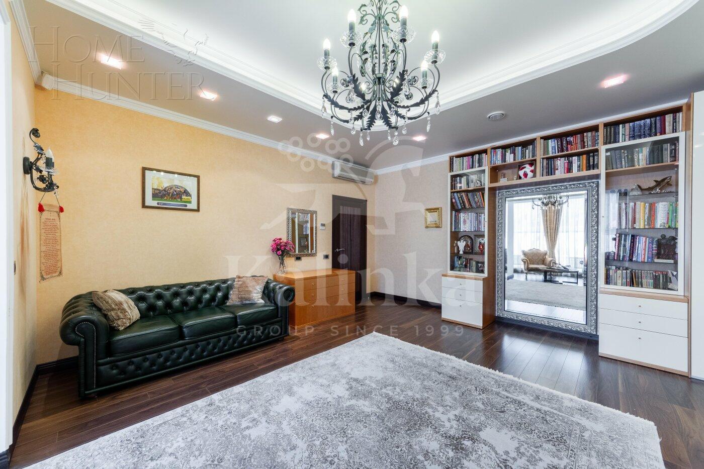 4-этажный таунхаус 500 м² с отделкой