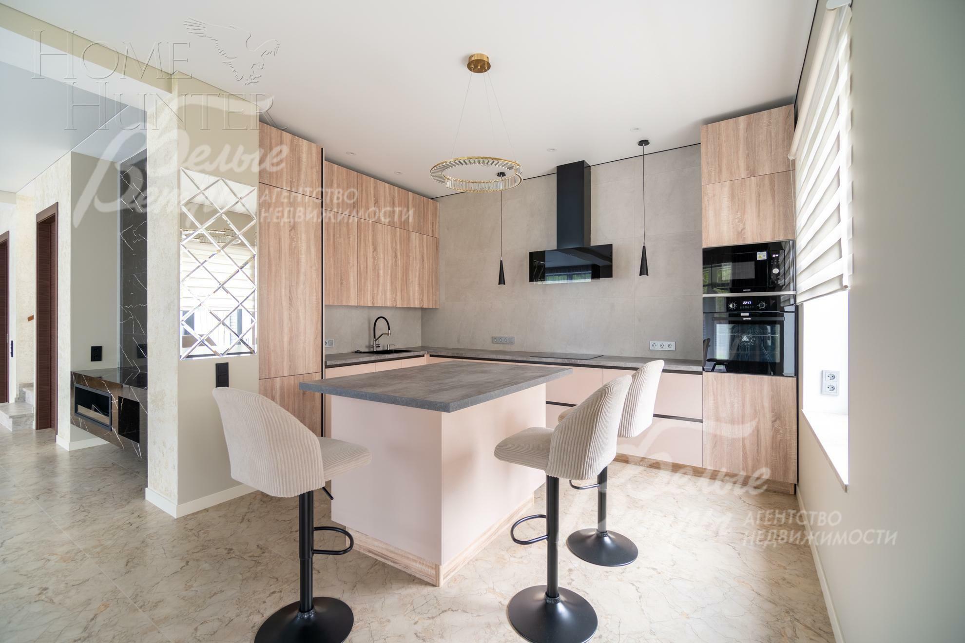 2-этажный коттедж 305 м² с отделкой