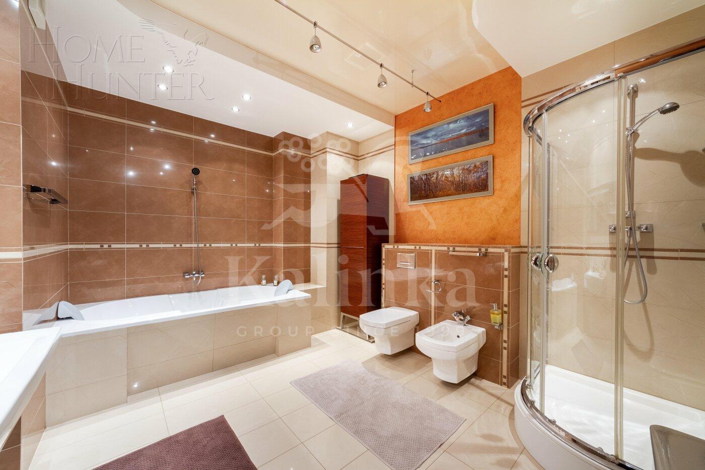 4-этажный таунхаус 500 м² с отделкой