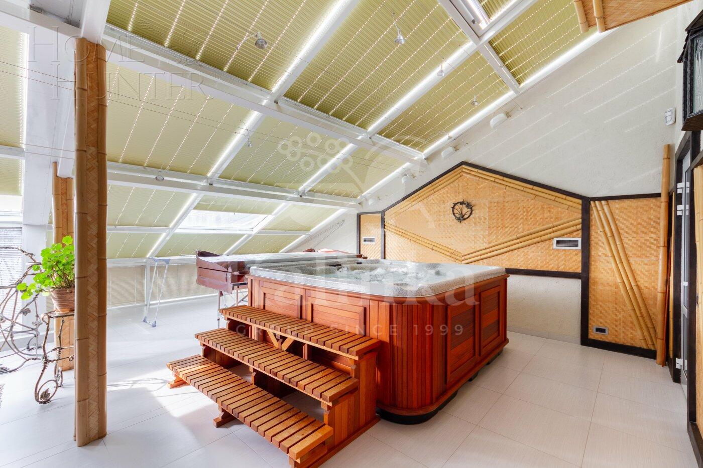 4-этажный таунхаус 500 м² с отделкой