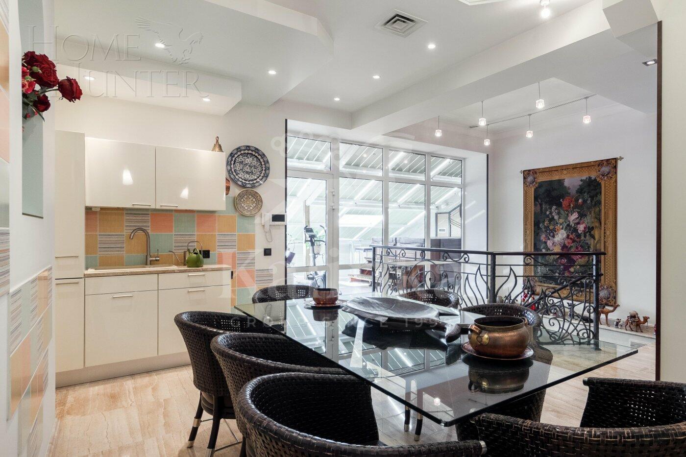 4-этажный таунхаус 500 м² с отделкой