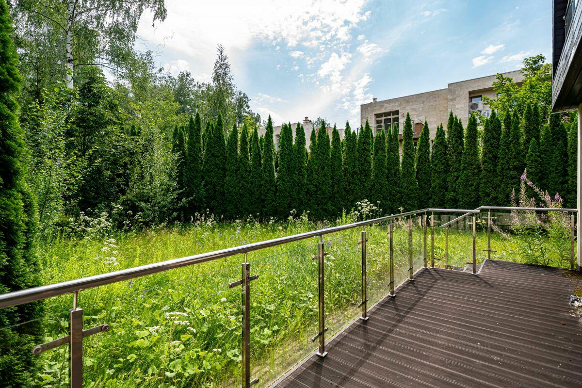 3-этажный таунхаус 323 м² без отделки