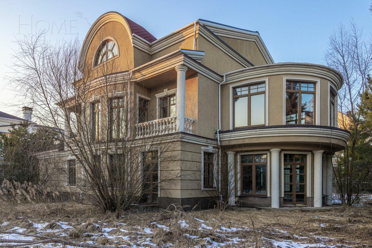 2-этажный коттедж 600 м² без отделки